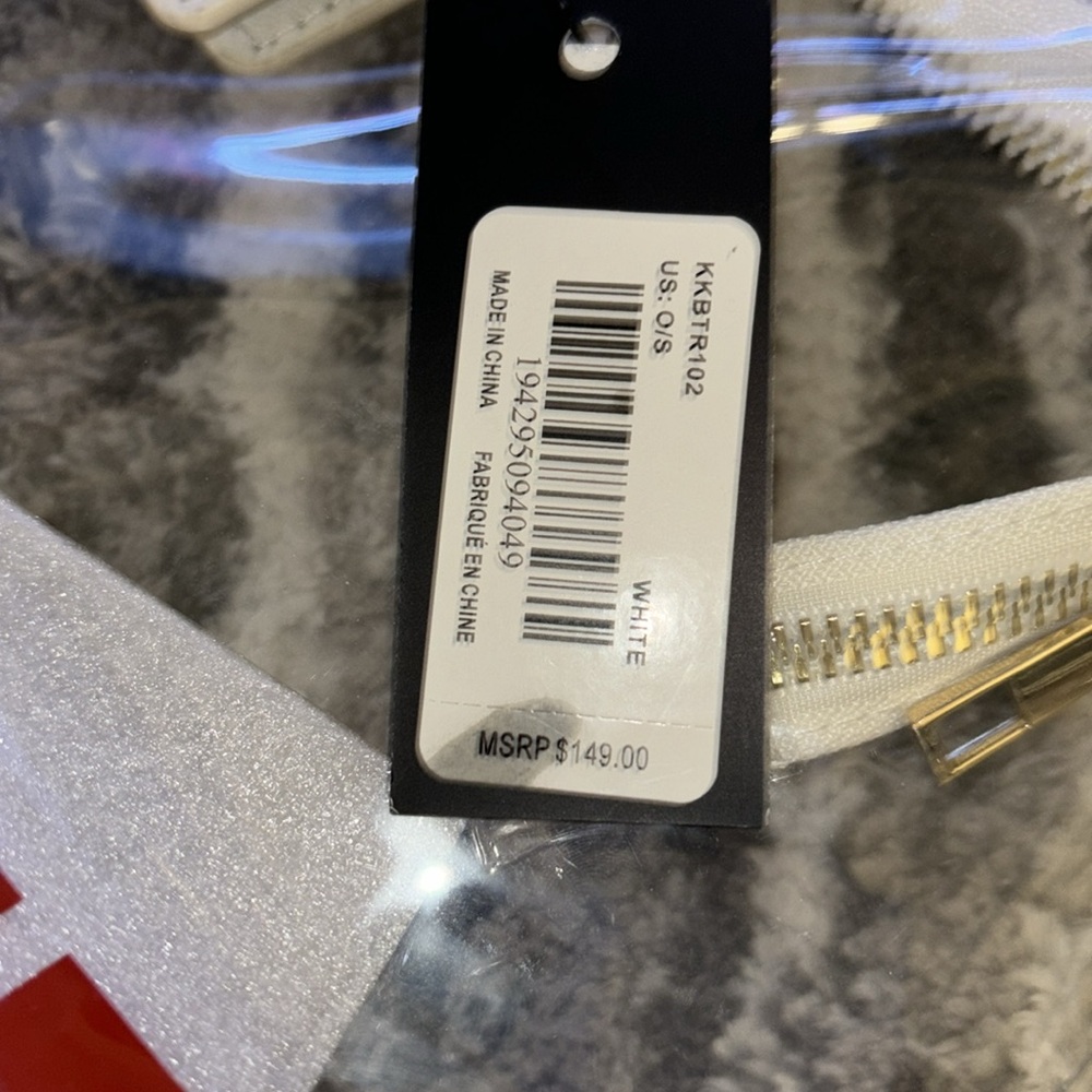 NWT- Kendall + Kylie clear, red and white plastic tote! - Picture 7 of 12